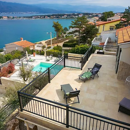 Sea Queen Villa *